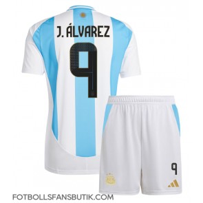 Argentina Julian Alvarez #9 Replika Hemmatröja Barn Copa America 2024 Kortärmad (+ Korta byxor)